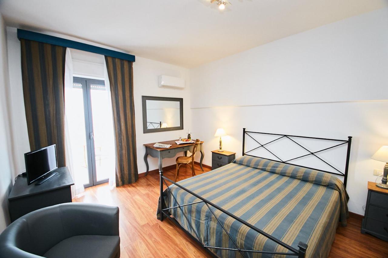 Hotel Enterprise Montalto di Castro Dış mekan fotoğraf