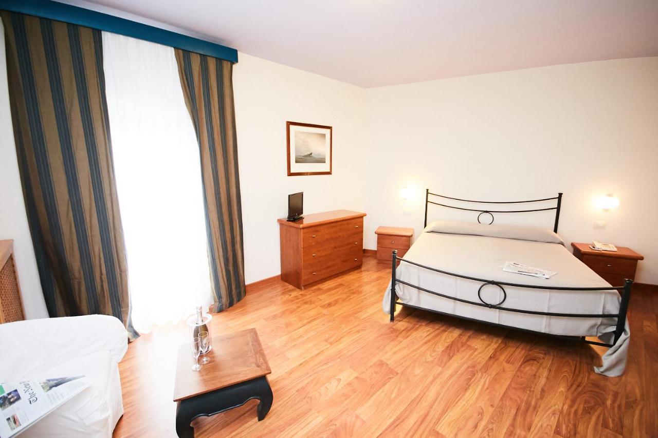 Hotel Enterprise Montalto di Castro Dış mekan fotoğraf